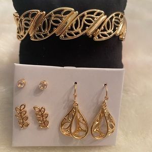 Bundle Set Gold Leaf Stretch Bracelet and 3 pairs of Earrings